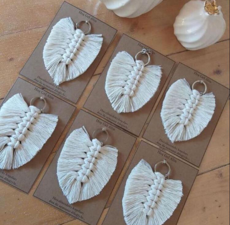 10 Adet Klipsli Kutulu Makrome Anahtarlık KREM