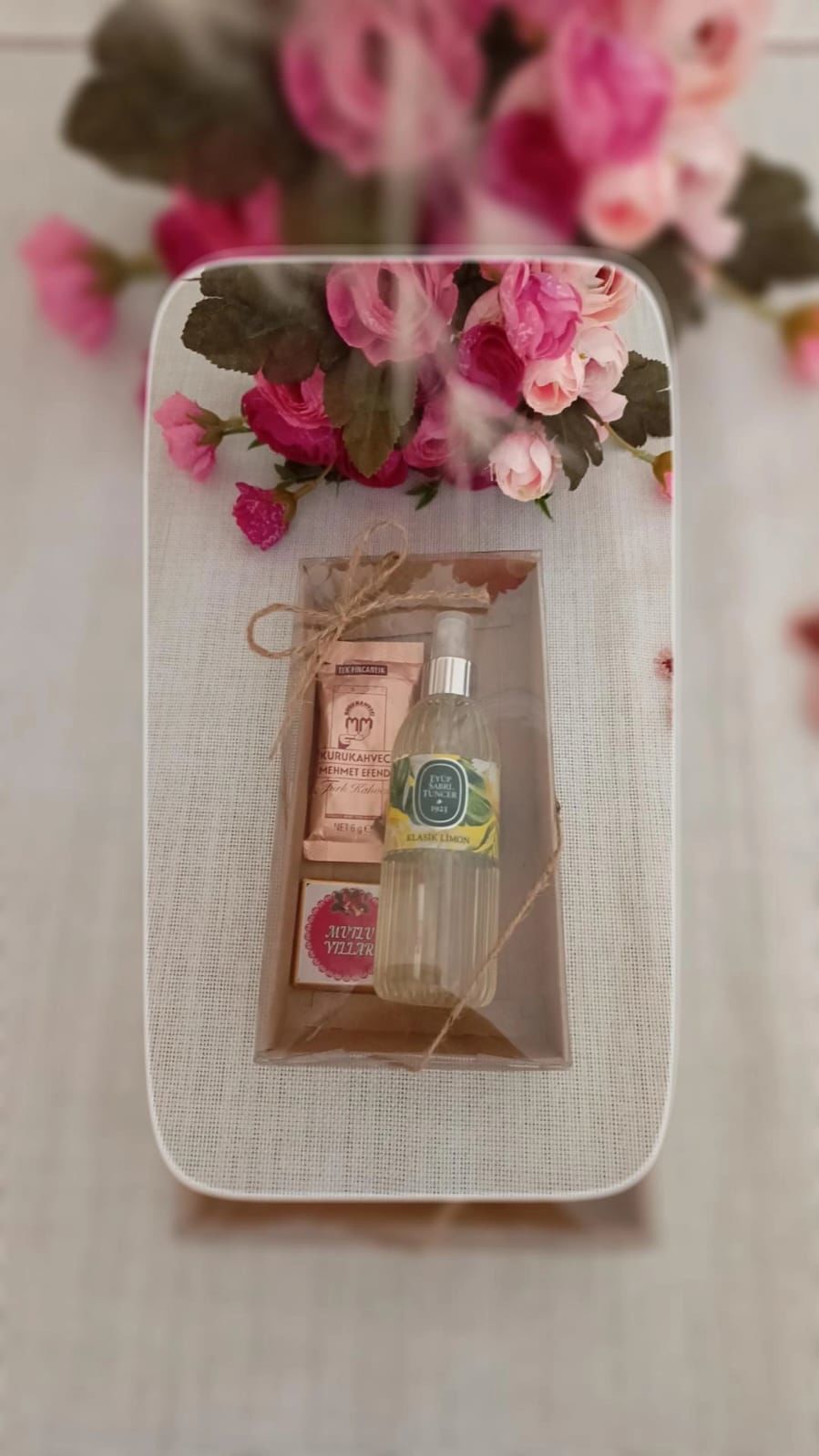 Yeni Yıl Yıl Başı Hediyelik  Söz Nişan Kına Nikah Doğum Günü Hediyesi Kraft Kutuda Eyüp Sabri Tuncer Limon Kolonyası Kahve çikolata