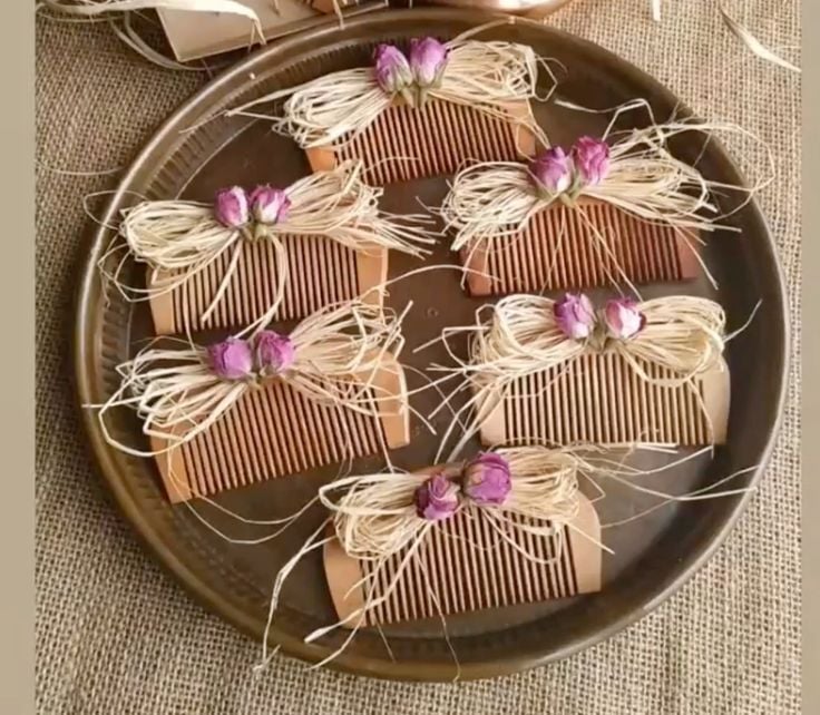 Hediyeliklerbizden Jelatin Poşette Güllü 10 Adet  Ağaç   Tarak  Nikah Şekeri  Söz Nişan Hediyeliği  Kına Nikah Doğum Günü Hediyelik(Kopya)(Kopya)(Kopya)