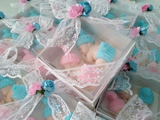 İkiz Bebekli Dantelli  Kutulu Yatakta Uyuyan Bebek Kokulu Taş