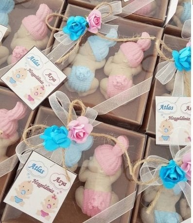 50 Adet İkiz Bebekli Dantelli  Kutulu Yatakta Uyuyan Bebek Kokulu Taş Mavi