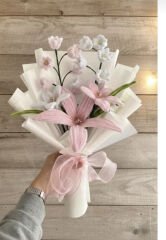 1 Bukette 6 çiçek vardır Sevdiklerinize kalıcı hediye solmayan Şönil çiçek hediye etmek istermisiniz siparişi için dm den wassaptan 05353296323 den bize ulaşabilirsiniz