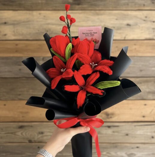 1 Bukette 6 çiçek vardır Sevdiklerinize kalıcı hediye solmayan Şönil çiçek hediye etmek istermisiniz siparişi için dm den wassaptan 05353296323 den bize ulaşabilirsiniz